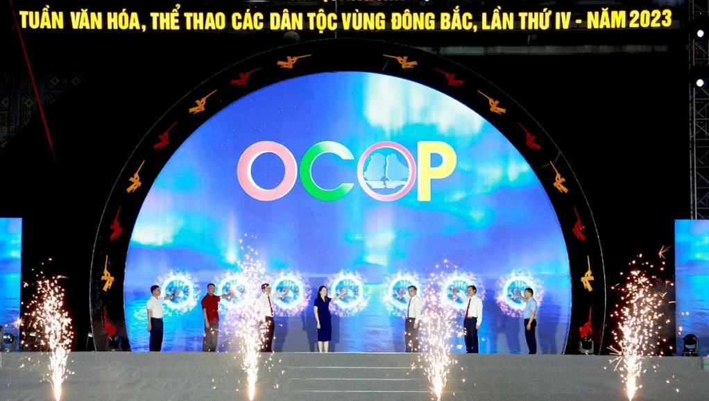 Khai mạc Hội chợ OCOP kết hợp thương mại tại huyện Tiên Yên